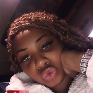 Meet your Posher, Camarria